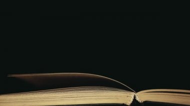 Kitap koyu arkaplanının görüntüleri