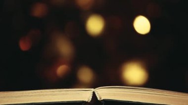 Kitap koyu arkaplanının görüntüleri