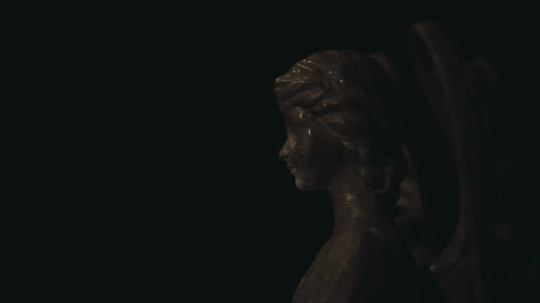 Imagini Statuia Îngerului Fundal Întunecat — Videoclip de stoc