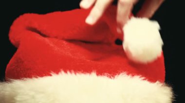 Yeni yıl oyuncağı koyu arkaplanının görüntüleri 