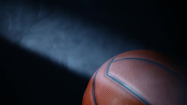 Aufnahmen Des Basketballrauchs Mit Dunklem Hintergrund — Stockvideo