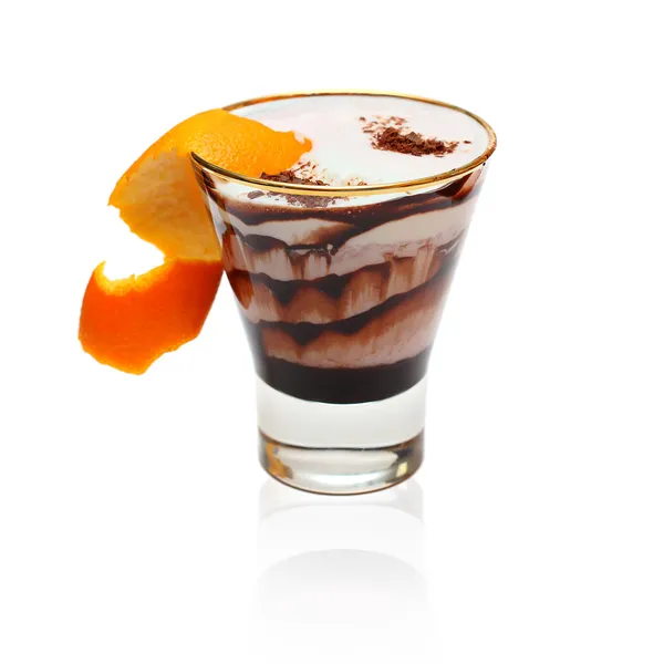 Kaffee-Cocktailglas auf weißem Hintergrund — Stockfoto