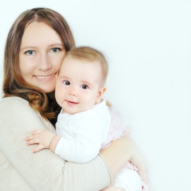 Bebek ve anne sarılma