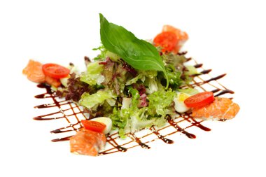 somon ve yeşil marul