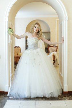 beyaz gelinlik modeli