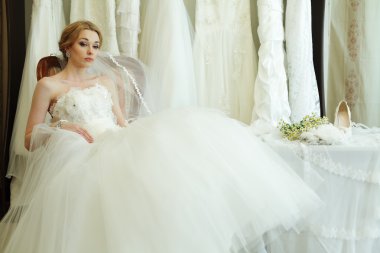 güzel bir elbise içinde gelin