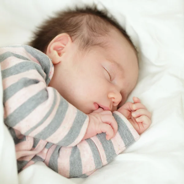 乳児の睡眠 — ストック写真
