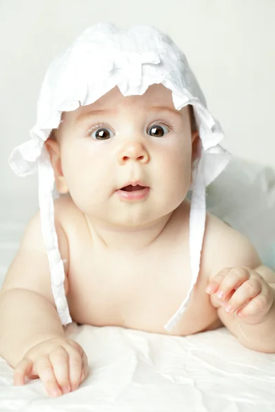 Bebé usando sombrero —  Fotos de Stock