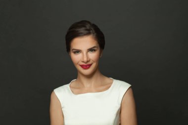 parlak makyaj portre ile güzel kadın