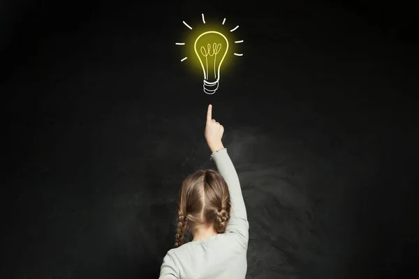 Bambino Con Lampadina Idea Concetto — Foto Stock