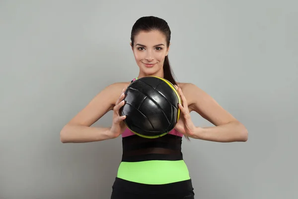 Jogadora Futebol Feminino Chutando Bola Isolada Sobre Fundo Branco — Fotografia de Stock