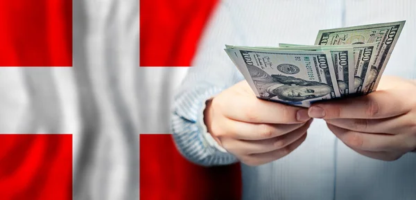 Ręce Dolary Amerykańskie Finansowanie Oszczędzanie Biznes Wymiana Walut Koncepcji Danii — Zdjęcie stockowe