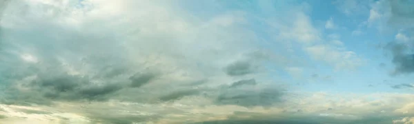 Panorama Del Cielo Color Azul Con Nubes — Foto de Stock