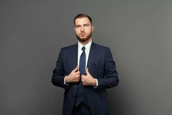 Smart Brunette Man Wearing Formal Clothes Looking Camera Grey Background — Stock Photo, Image