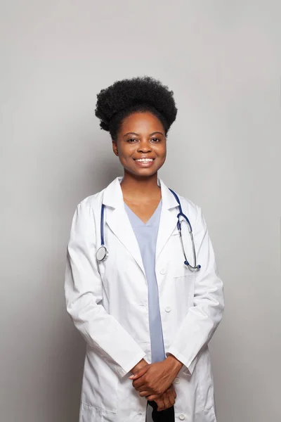 Confident Female Physician Doctor Grey Background — Stock Photo, Image