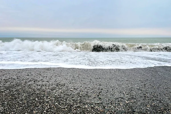 海の海岸 海の波 劇的な気分 — ストック写真