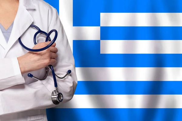 Греческая Медицина Здравоохранение Доктор Крупным Планом Фоне Флага Греции — стоковое фото