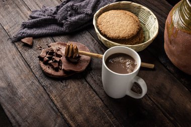 Çikolatalı artesanal guatemalteco Latin Hispano ayık ben de madera malzemesi doğal kakao.