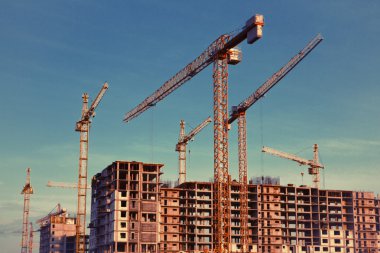 Vinçli inşaat alanı