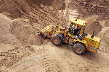 buldozer inşaat sitesinde