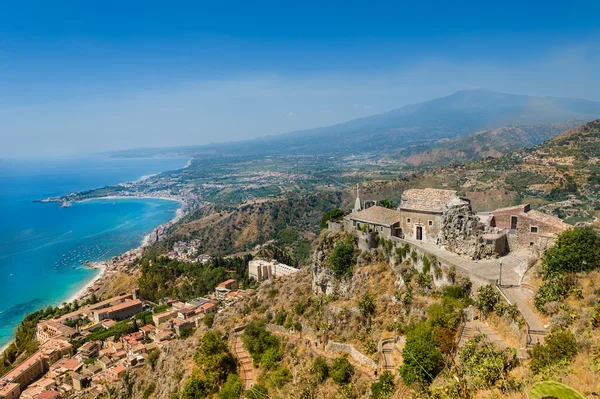 Taormina antigua vista de la iglesia —  Fotos de Stock