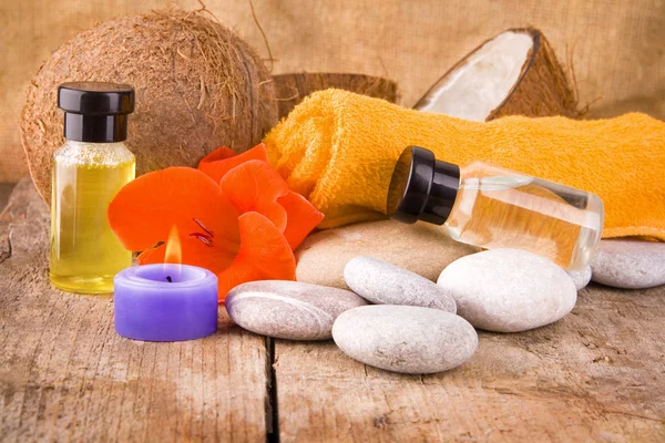 Spa concept and essential oils — Stock Photo, Image