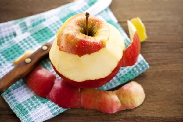 Frischer und gesunder Apfel — Stockfoto