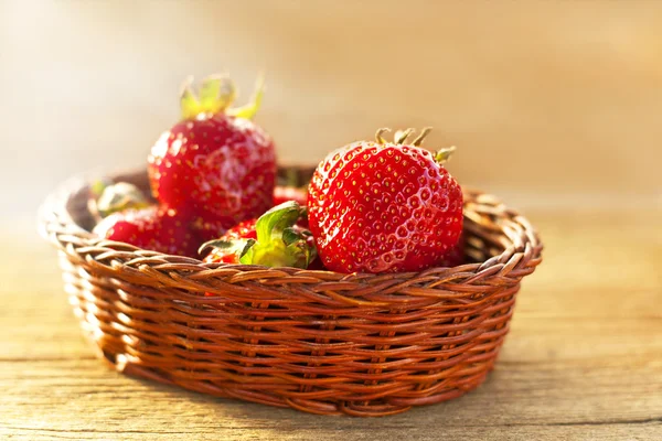 Erdbeeren in Körben — Stockfoto