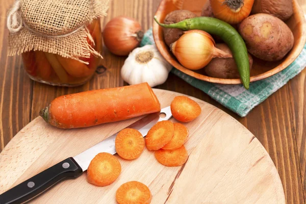 Preparação de legumes frescos — Fotografia de Stock