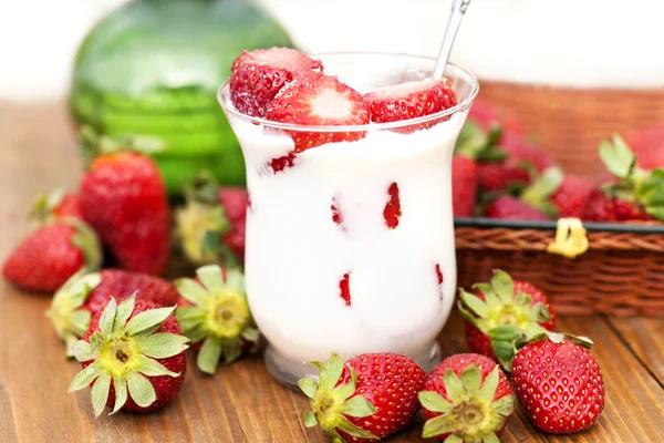 Heerlijke aardbeienmilkshake — Stockfoto