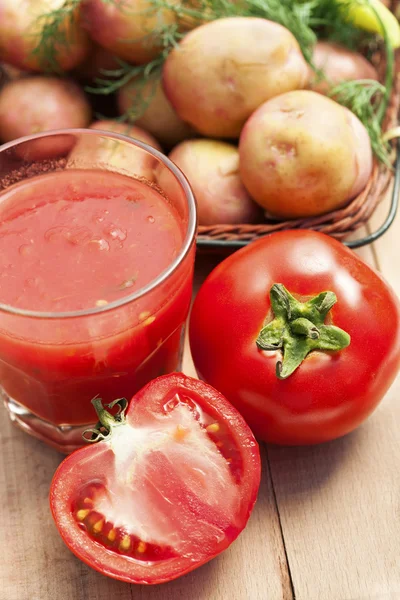 Tomato juice and vegetables — Stock Photo, Image