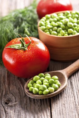 Yeşil bezelye ve taze sebze