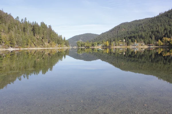 Sladkovodní jezero v Kanadě — Stock fotografie