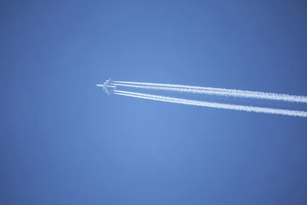 Jet Contrail — Stockfoto