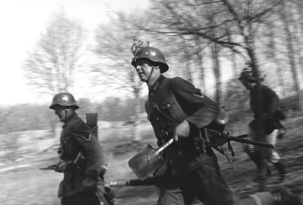 Τα γερμανικά στρατεύματα στις γαλλικές και σύνορα Βέλγιο — Φωτογραφία Αρχείου