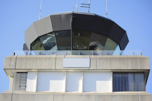 Flughafen-Kontrollturm — Stockfoto