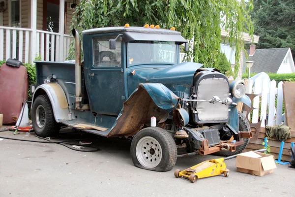 Restauro vecchio camion — Foto Stock