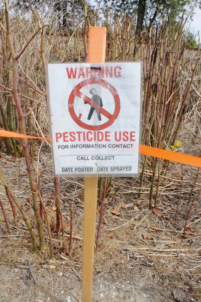 Warnschild für Pestizide — Stockfoto