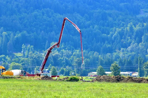 Bred Över Fjärrstyrd Robotarm Eller Bom Som Fäst Vid Cementlastbil — Stockfoto