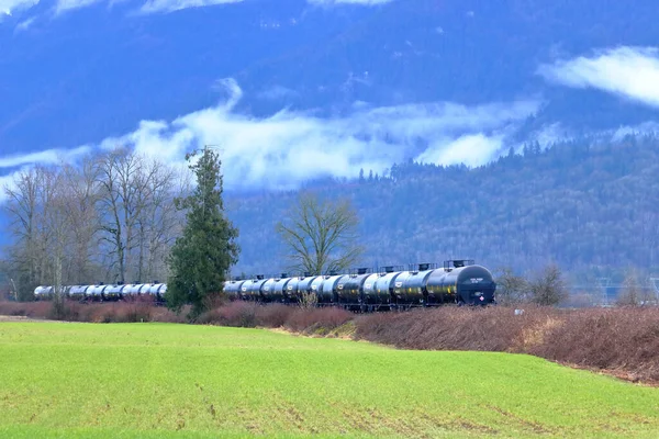 Oil Tankers Lined Waiting Picked Scenic Agricultural Field Chilliwack Canada — Stock Photo, Image