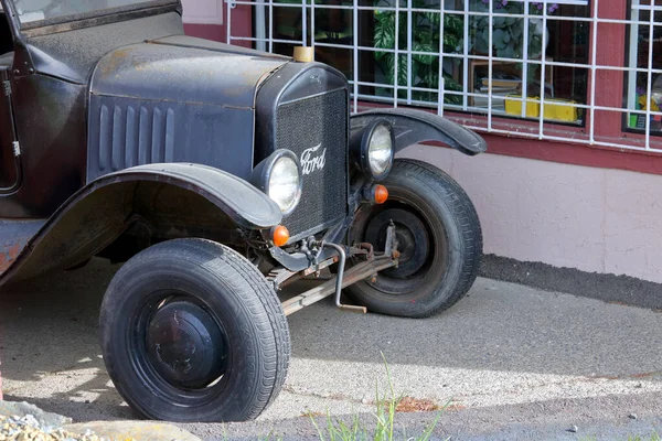 Frontal Klassisk Ford Modell Tillverkad 1924 Och Parkerad Utanför — Stockfoto