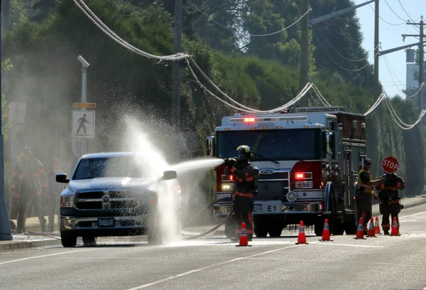 Chilliwack Fire Crew Respond Quickly Vehicle Fire 44882 Block Wolfe — Φωτογραφία Αρχείου