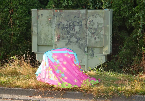 Vista Cercana Detallada Del Simple Campamento Una Persona Sin Hogar — Foto de Stock