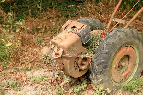 Chiudi Vista Dettagliata Dei Resti Una Tipica Macchina Agricola Che — Foto Stock