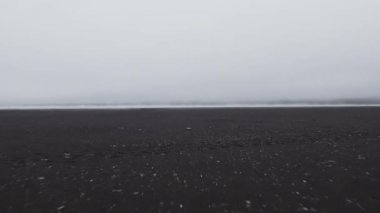 Kara Kum Kumsalı üzerinden Sisli Deniz 'e İHA uçuşu