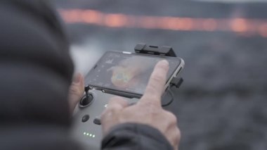 İHA Kontrolü Fotoğrafçı Tarafından Gösterilen Lava Ekranı