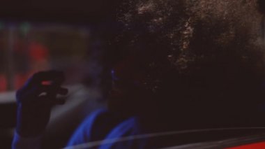 Ferrari 'de Afro Saçlı Kadın 348 Gece Tüberkülozu