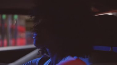 Ferrari 'de Afro Saçlı Kadın 348 Gece Tüberkülozu