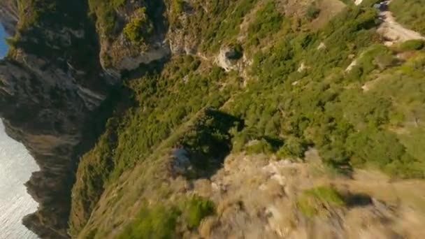 Drone sobre el paisaje de Angelokastro — Vídeos de Stock