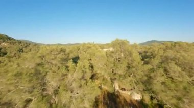 Korfu 'daki Turistlerle Mahvolmuş Gardiki Kalesi' nin Üzerinde İHA